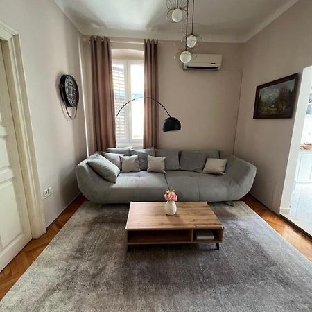 Apartman Sandra Pola Esterno foto